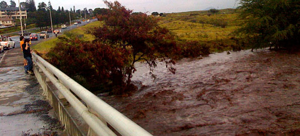 Heavy rain brings flooding to Waikoloa Wednesday evening.