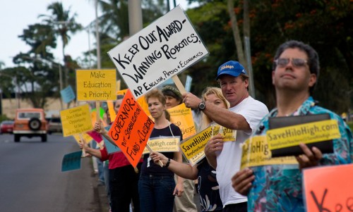 20090417_rally Students, teachers, parents and supporters of Hilo High School protest Gov. Linda Lingle proposed diversions stimulus funds for education into other state agencies.