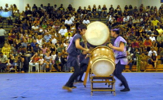 kealamaytaiko Students, parents, friends and faculty packed the gym to see Kona Daifukuji Taiko drummers, led by Akemi Iwamoto and Justin Fernandez.