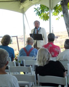 InouyeWatershed Sen. Daniel Inouye congratulates The Kohala Center and Kohala Watershed Partnership for its efforts to save Pelekane Bay. (Hawaii247 photo by Karin Stanton)