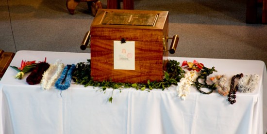 20091019_saint-damien-relic The Saint Damien relic at Our Lady of Lourdes Church in Honokaa, Monday (Oct 19). Photography by Baron Sekiya for Hawaii 24/7.