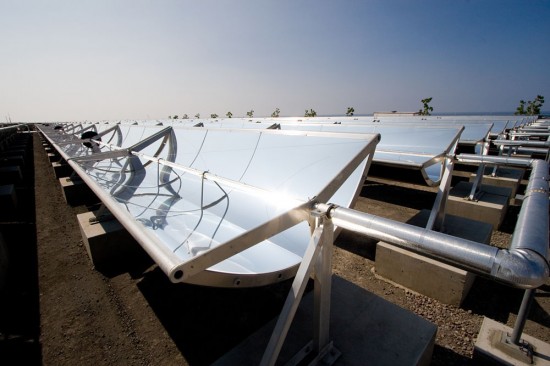 20091210_sopogy-solar-collectors Mirrored solar collectors at a new solar farm by Sopogy called Holaniku at Keahole Point. (Hawaii 24/7 photo by Baron Sekiya)