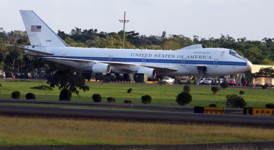 obama plane 02