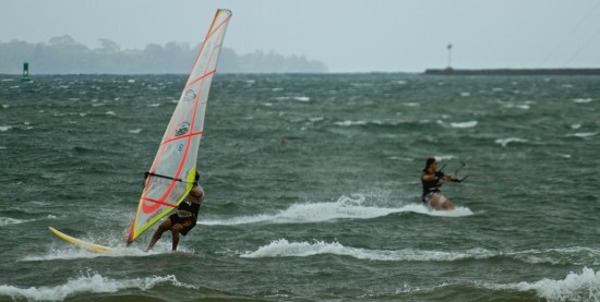 20100203_Hilo-Bay-Windsurfers