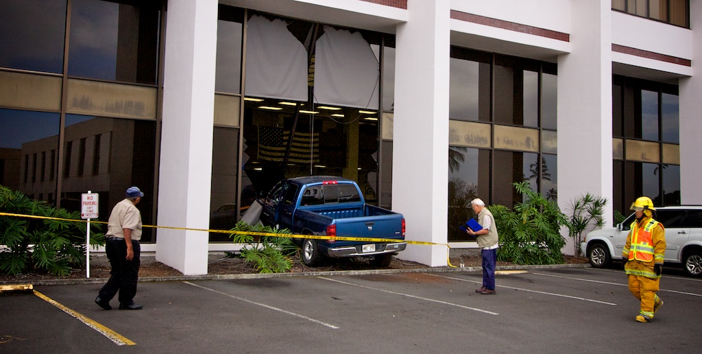 A pickup truck crashed into the side of Bank of Hawaii in Hilo Wednesday afternoon. Video from the scene.