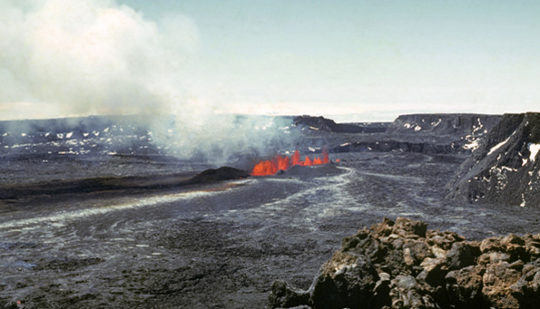 April 2010 marks the 70th anniversary of Mauna Loaâ€™s third longest summit eruption in recorded history. The 134-day-long eruption in 1940 has been exceeded in duration only by summit eruptions in 1873â€“74 and in 1949, which lasted 560 days and 147 days, respectively.