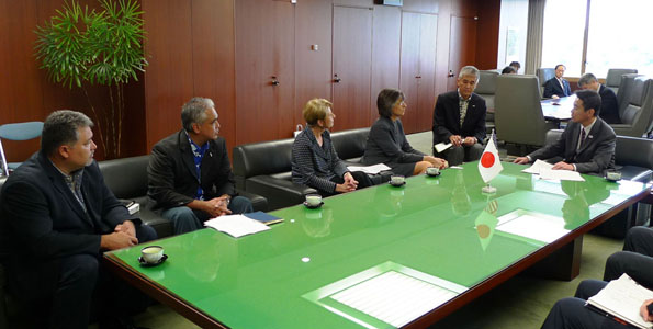 Continuing her mission in Asia, Governor Lingle is in Japan and met yesterday with Minister Seiji Maehara of Japanâ€™s Ministry of Land, Infrastructure, Transport and Tourism (MLIT).