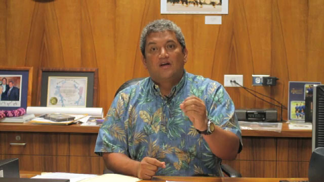 Mayor Billy Kenoi has expressed disappointment with budget amendments offered by minority members of the Hawaii County Council, pointing out that these Council members want to raise tipping and other fees that will hurt small businesses and consumers.