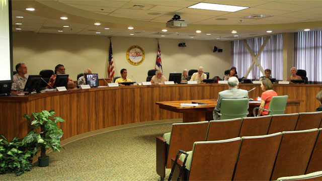 The 2011 Hawaii County Redistricting Commission met for the first time Monday (April 25) at the council chambers in Hilo and although the members were ready to work they were informed that the software for the group may not be available for use until the end of May.