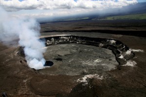 The summit eruption in Halemaʻumaʻu crater remains active on Tuesday (June 11). The lava lake is within the Overlook crater (the source of the gas plume), which is in the southeast portion of Halemaʻumaʻu Crater. Photo courtesy of USGS/HVO