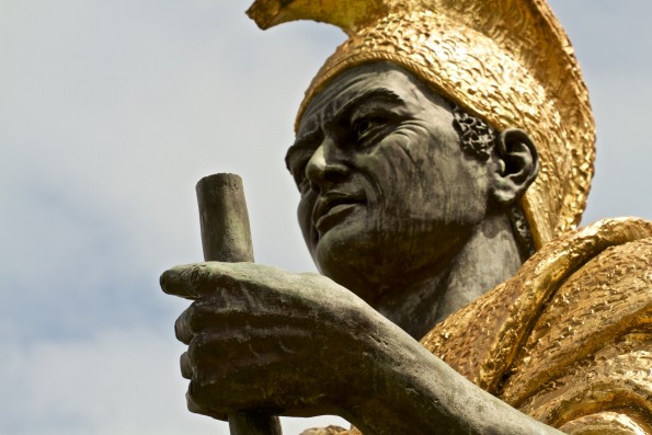 The top portion on the spear for Hilo's Kamehameha The Great statue is missing. Photo by Baron Sekiya | Hawaii 24/7